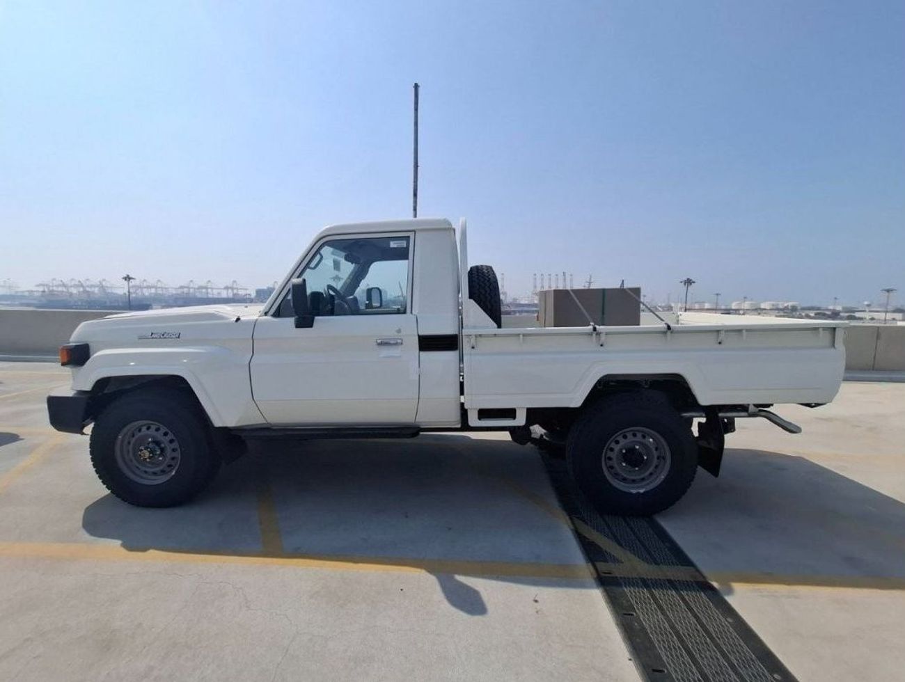 تويوتا لاند كروزر 70 LC79 2.8L GD Single cab 6-AT 4X4