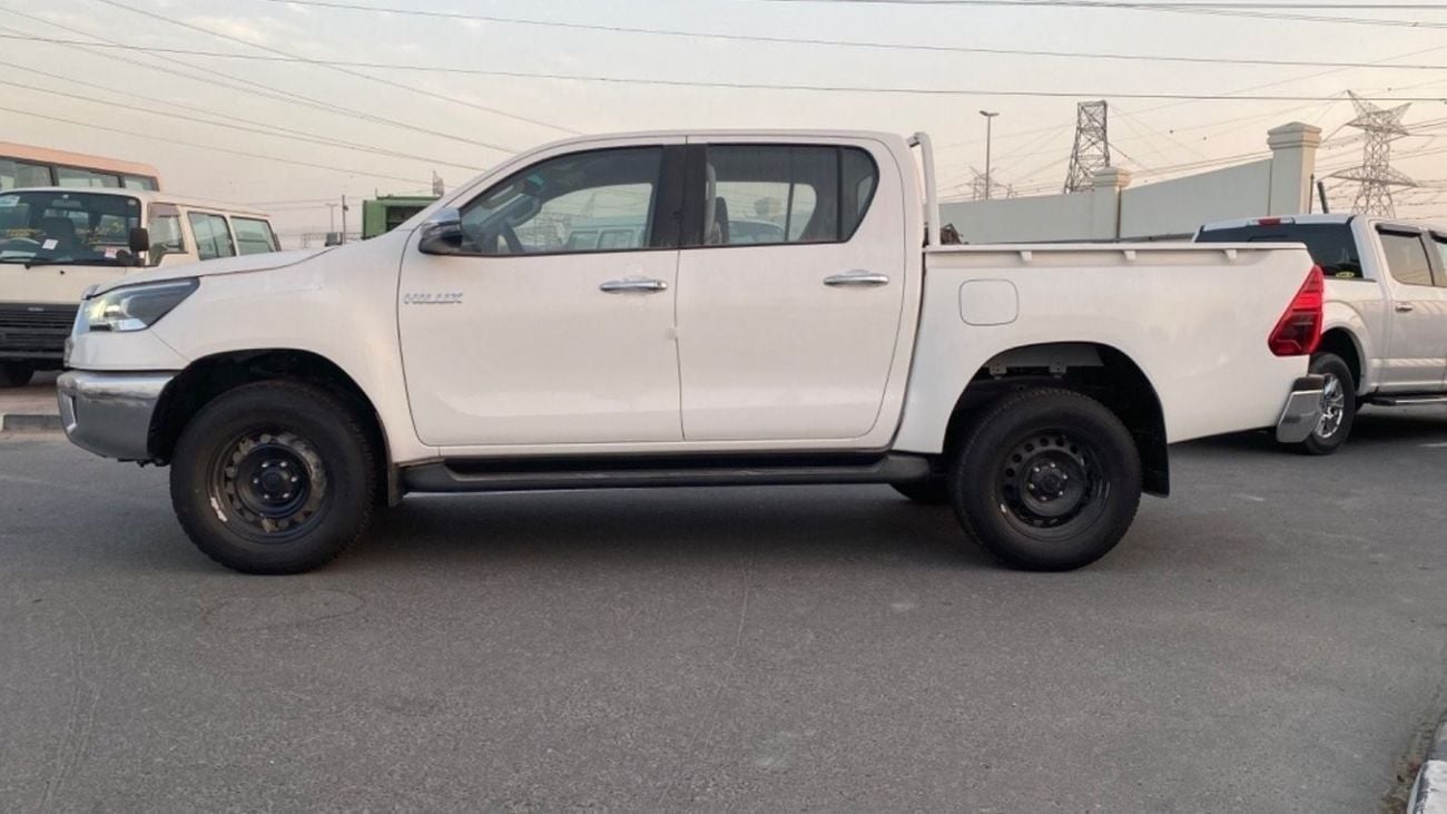 تويوتا هيلوكس SR5 | 2.4 L | 4WD | with power window | Brand New