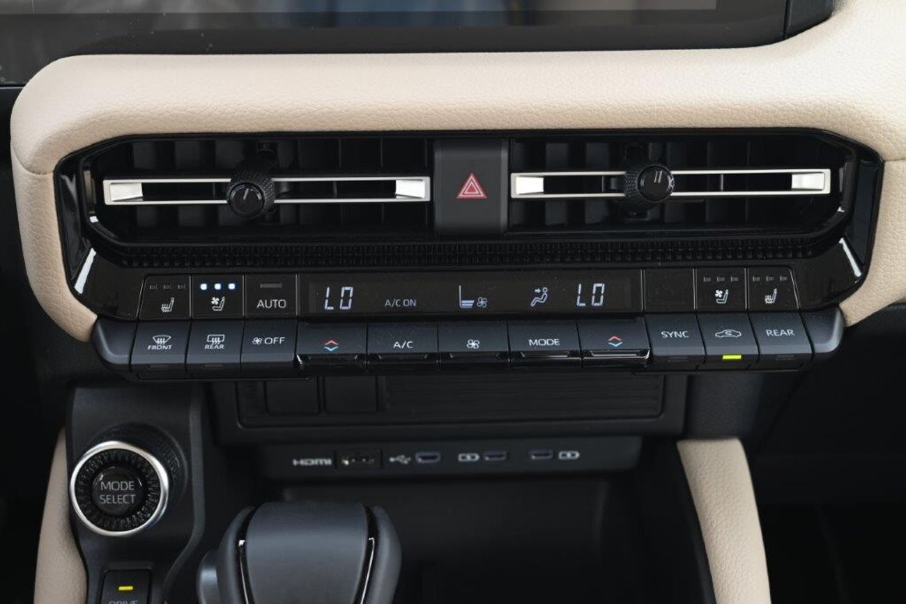 تويوتا برادو GXL 2.4L Turbo 7 Seat Automatic