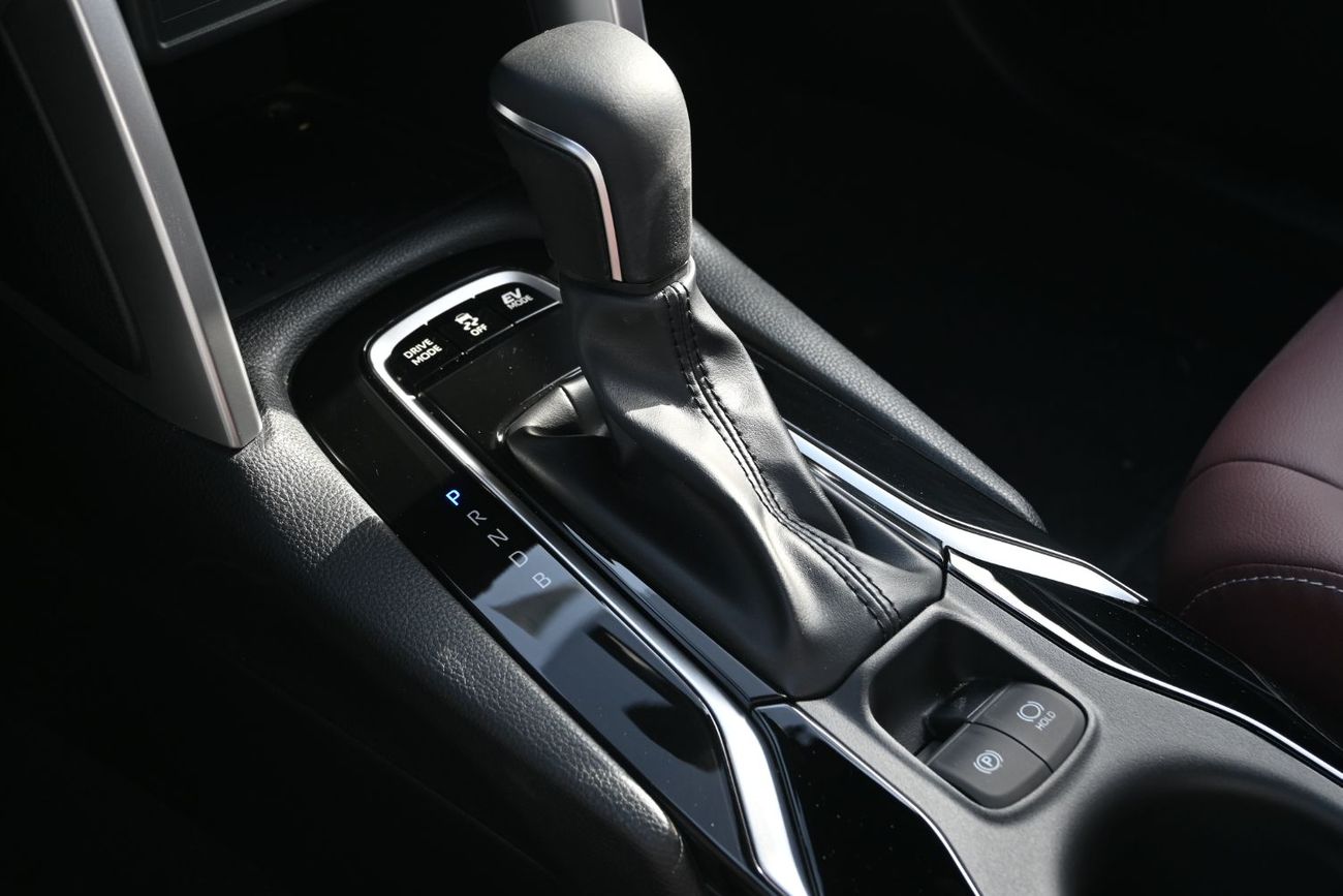 تويوتا كورولا كروس Toyota Corolla Cross 1.8L Hybrid FWD GCC, Model 2025, Color White