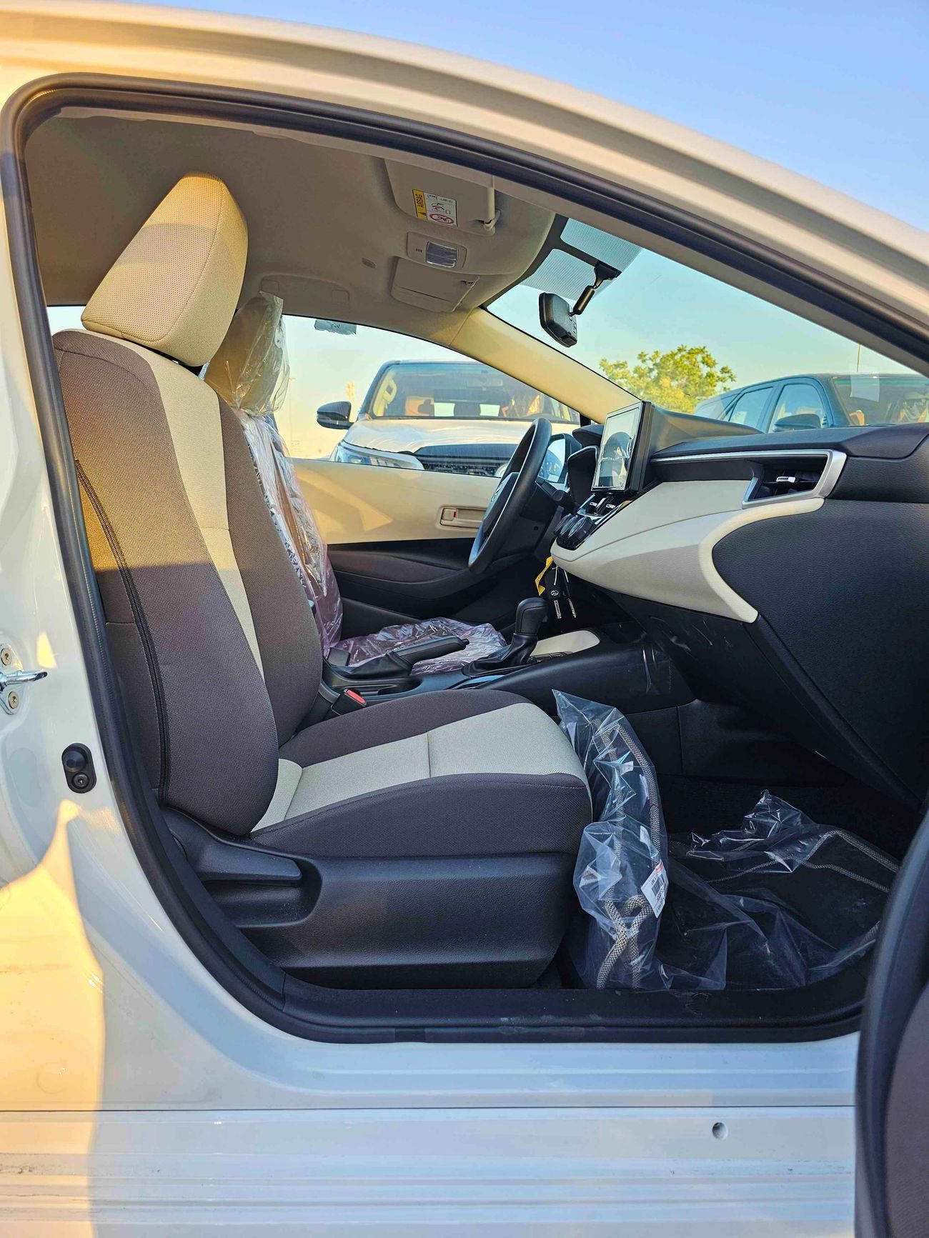 Toyota Corolla XLI / 1.6L V4 PETROL / DVD / REAR A/C (CODE # XLI)