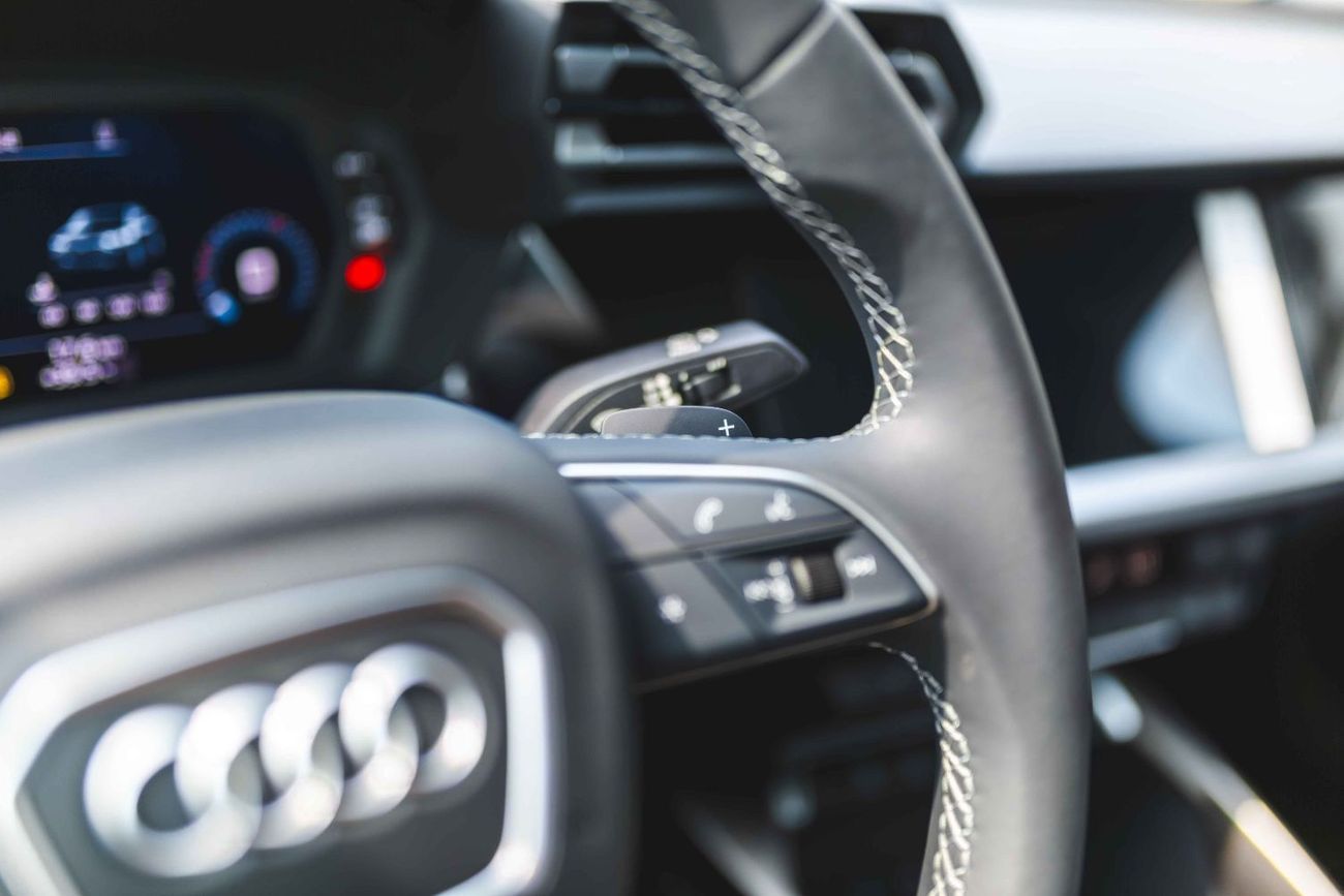 أودي A3 35 TFSI S-LINE Audi A3 1.5T 35 TFSI S-Tronic Sedan 2025 Grey (FOR EXPORT)