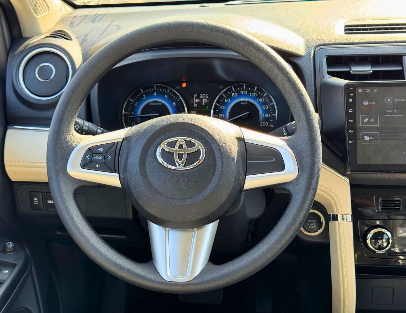 Toyota Rush G / 1.5L 4CY Petrol / 17" Rims / Push Start / DVD / Rear A/C  (CODE # 69050)