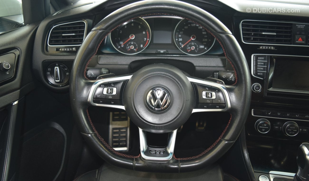 Volkswagen Golf GTI