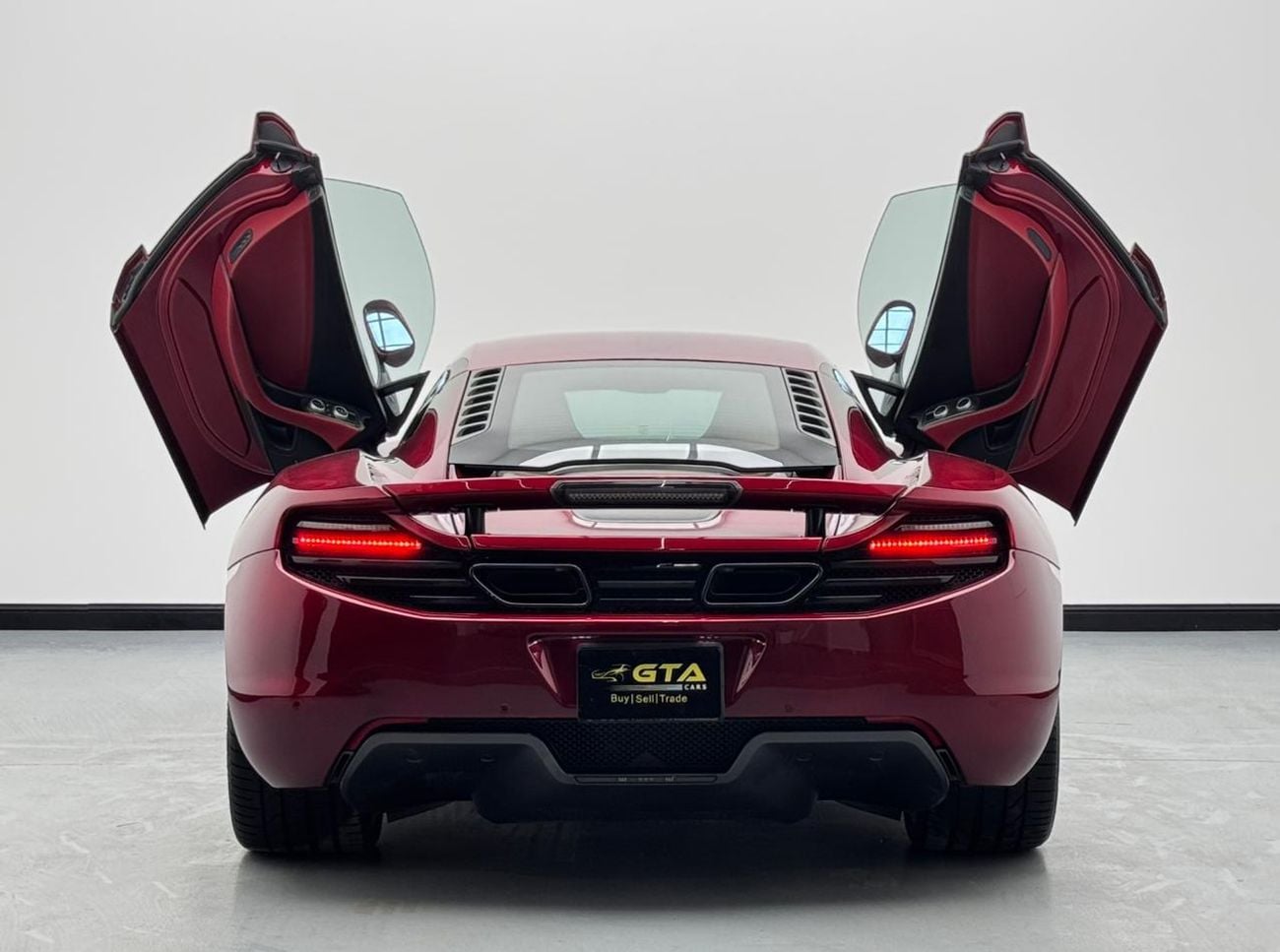 McLaren MP4 12C 2012 McLaren MP4-12C, McLaren Service History, Excellent Condition, GCC