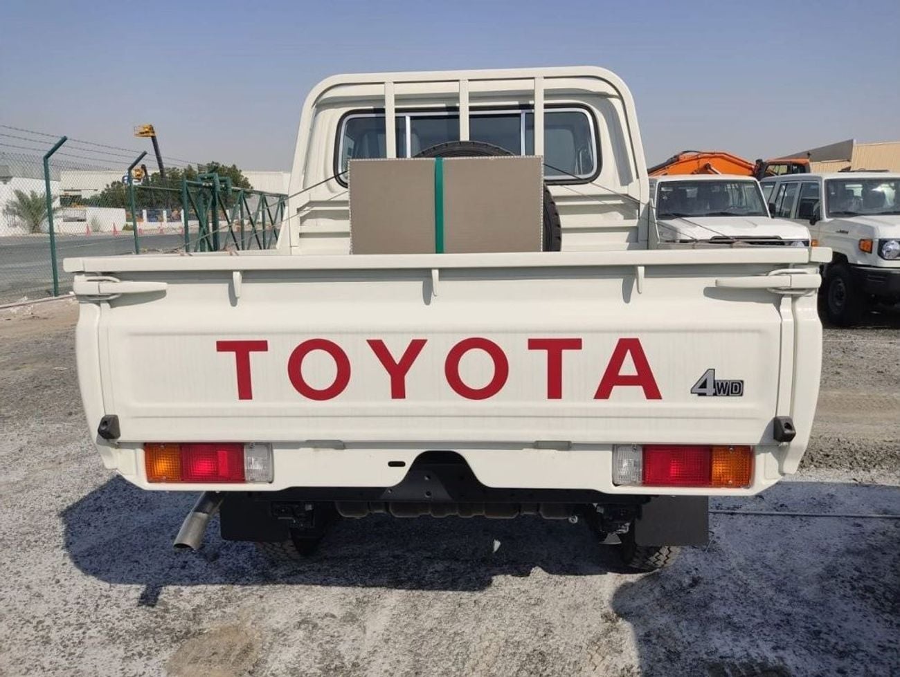 تويوتا لاند كروزر بيك آب DOUBLE CAB 4.2L MT DIESEL WITH DIFFLOCK