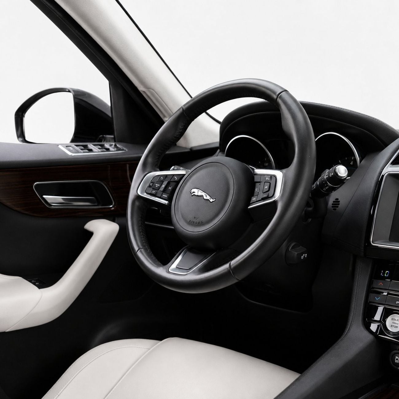 Jaguar F-PACE SE P250 AED 1,053 P.M • 0% Downpayment • Jaguar F-Pace 25T • 1 Year Warranty