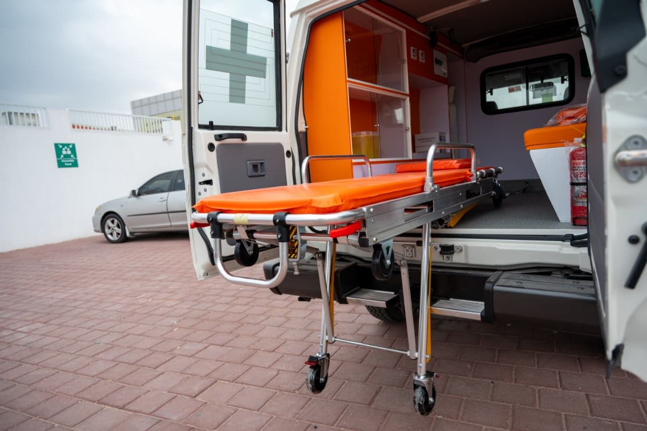 تويوتا لاند كروزر 70 LC 78 | Manual Transmission | 4.2L Diesel | 3 door | Basic Life Support Ambulance