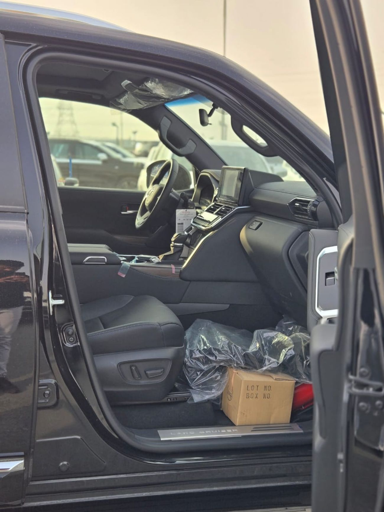 Toyota Land Cruiser PETROL A/T 7 SEATER