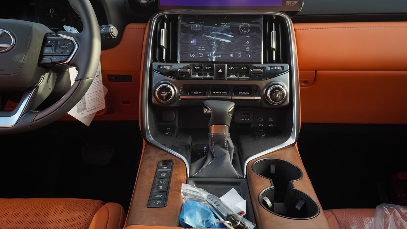 لكزس LX 600 KURO 3 5L V6  4 Seats