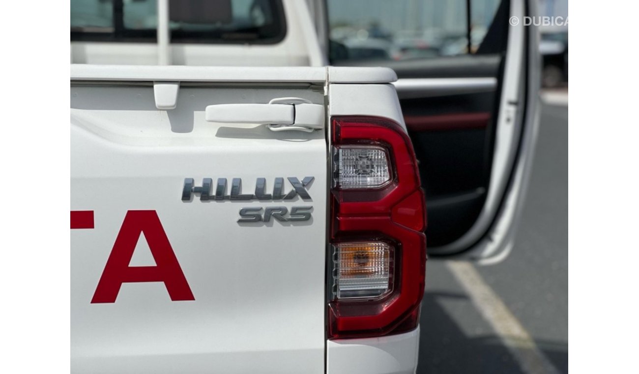 تويوتا هيلوكس Toyota Hilux 2.7 Litter 2022 model Automatic Transmission petrol engine full option