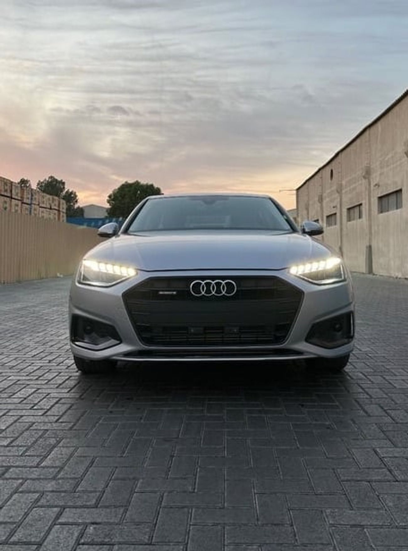أودي A4 Audi A4 Premium Plus 40