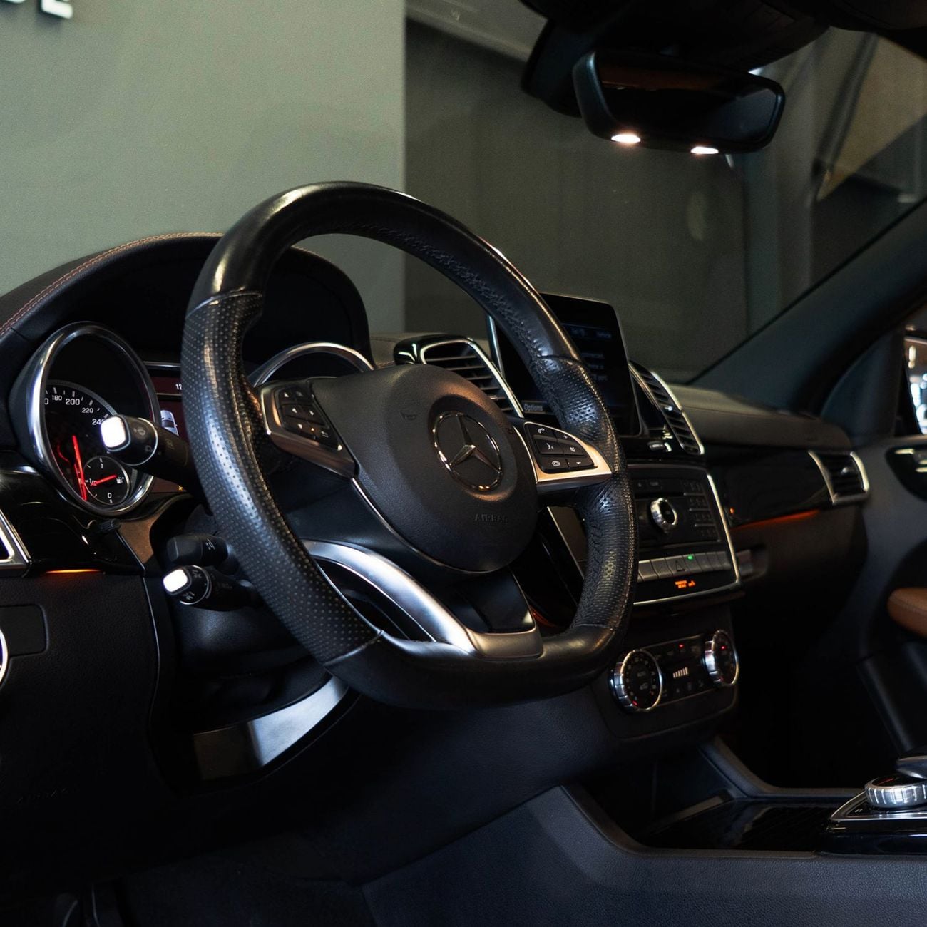 Mercedes Benz GLE43 AMG STD AED 2,490 P.M • 0% Downpayment • Mercedes-Benz GLE 43 AMG • 1 Year Warranty