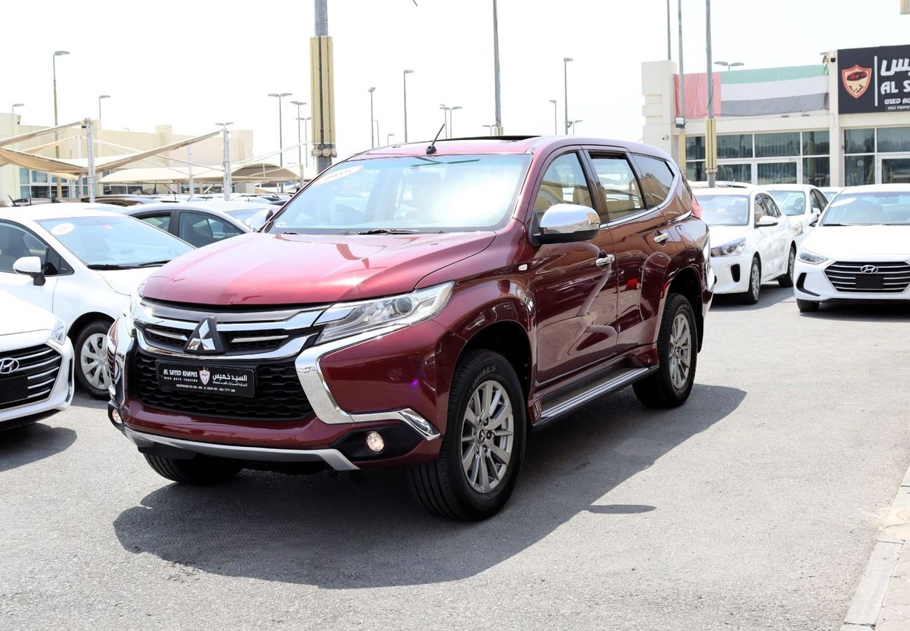Mitsubishi Montero GLS Top ACCIDENTS FREE - GCC - ORIGINAL PAINT - PERFECT CONDITION INSIDE OUT