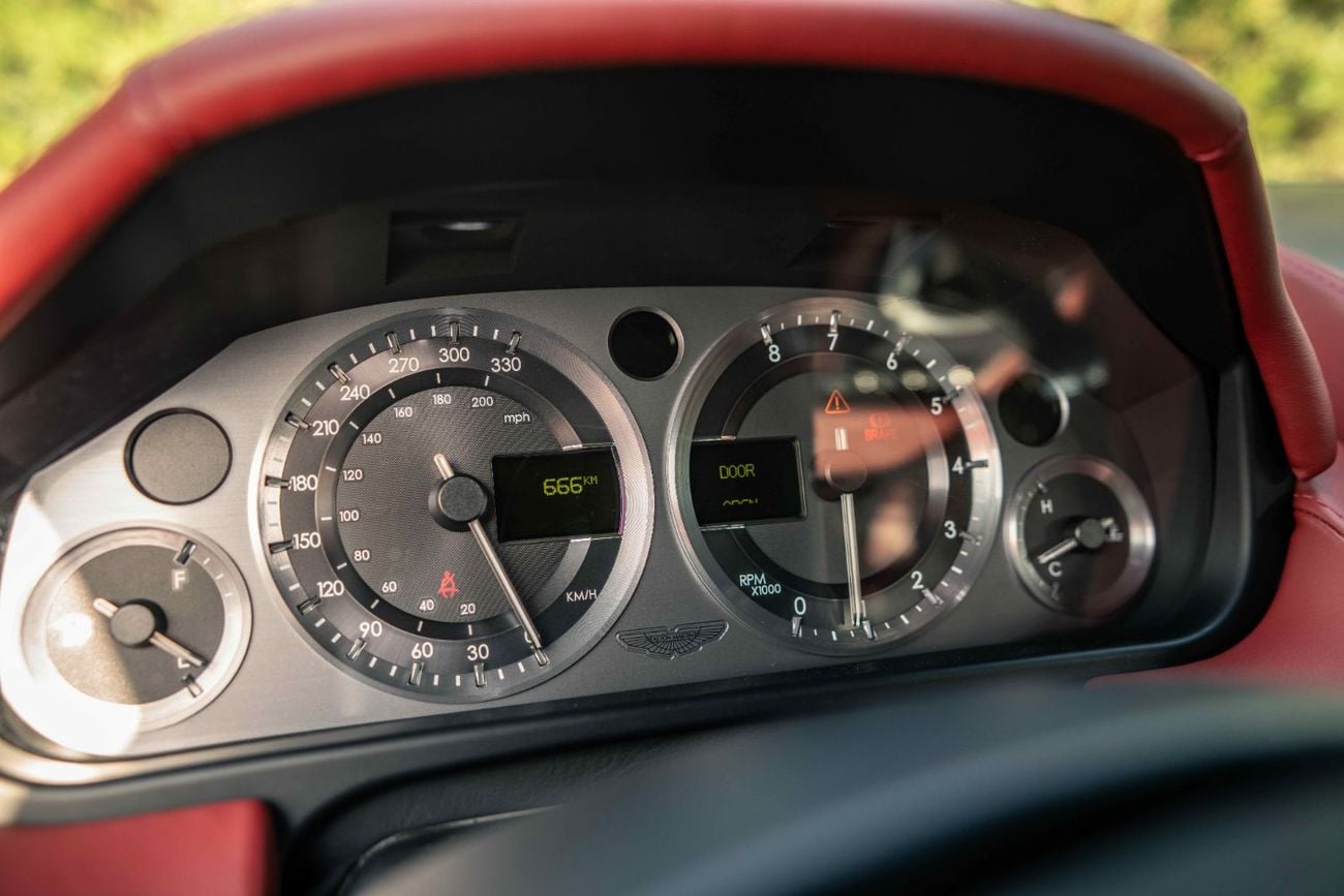 أستون مارتن فانتيج V8 Vantage Manual