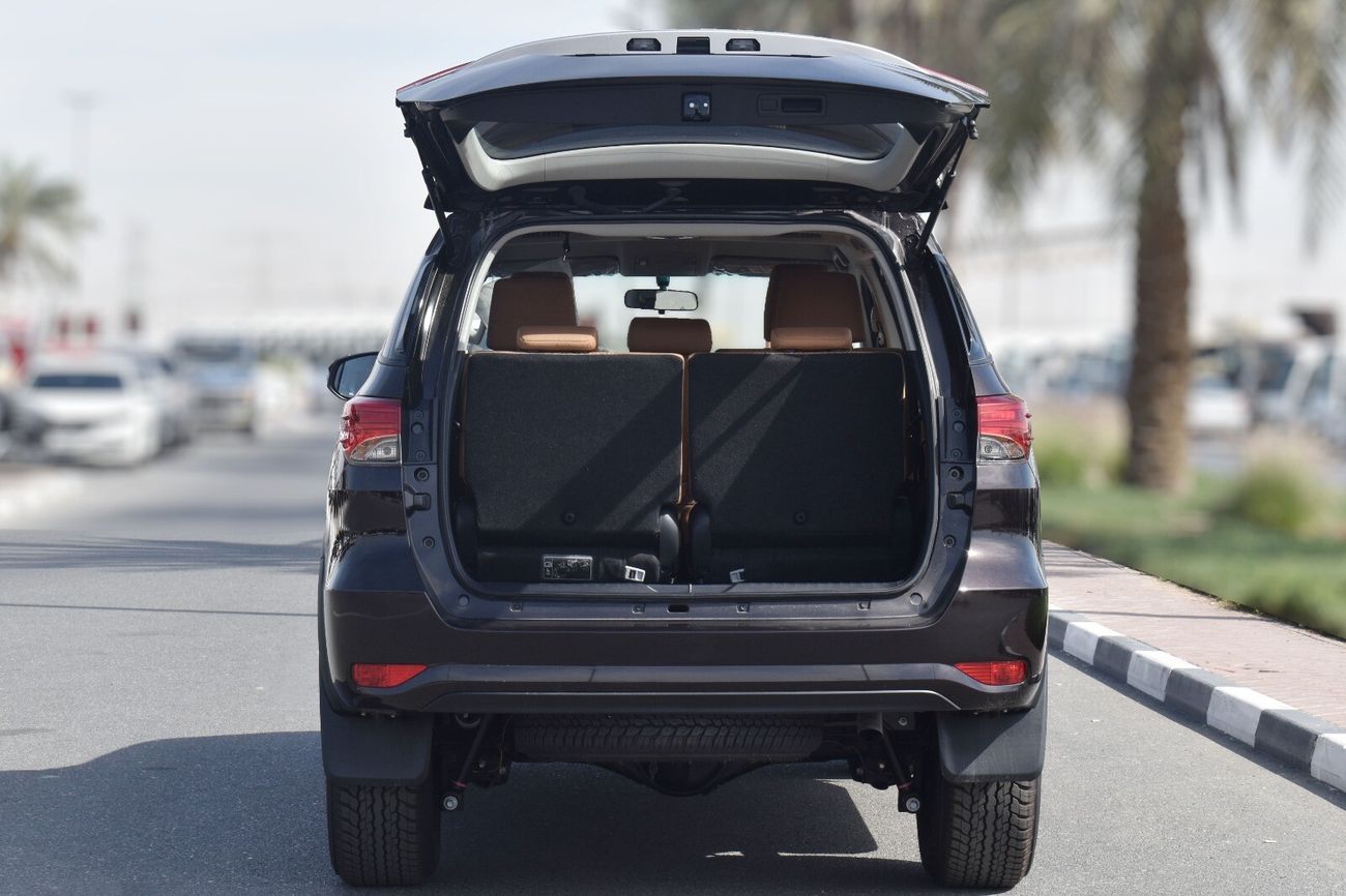 Toyota Fortuner DIESEL ,2.4L V4, STD 17' STL WHL, 2AB KNEE MATERIAL, PHANTOM BROWN INSIDE (CODE: TFR242401)