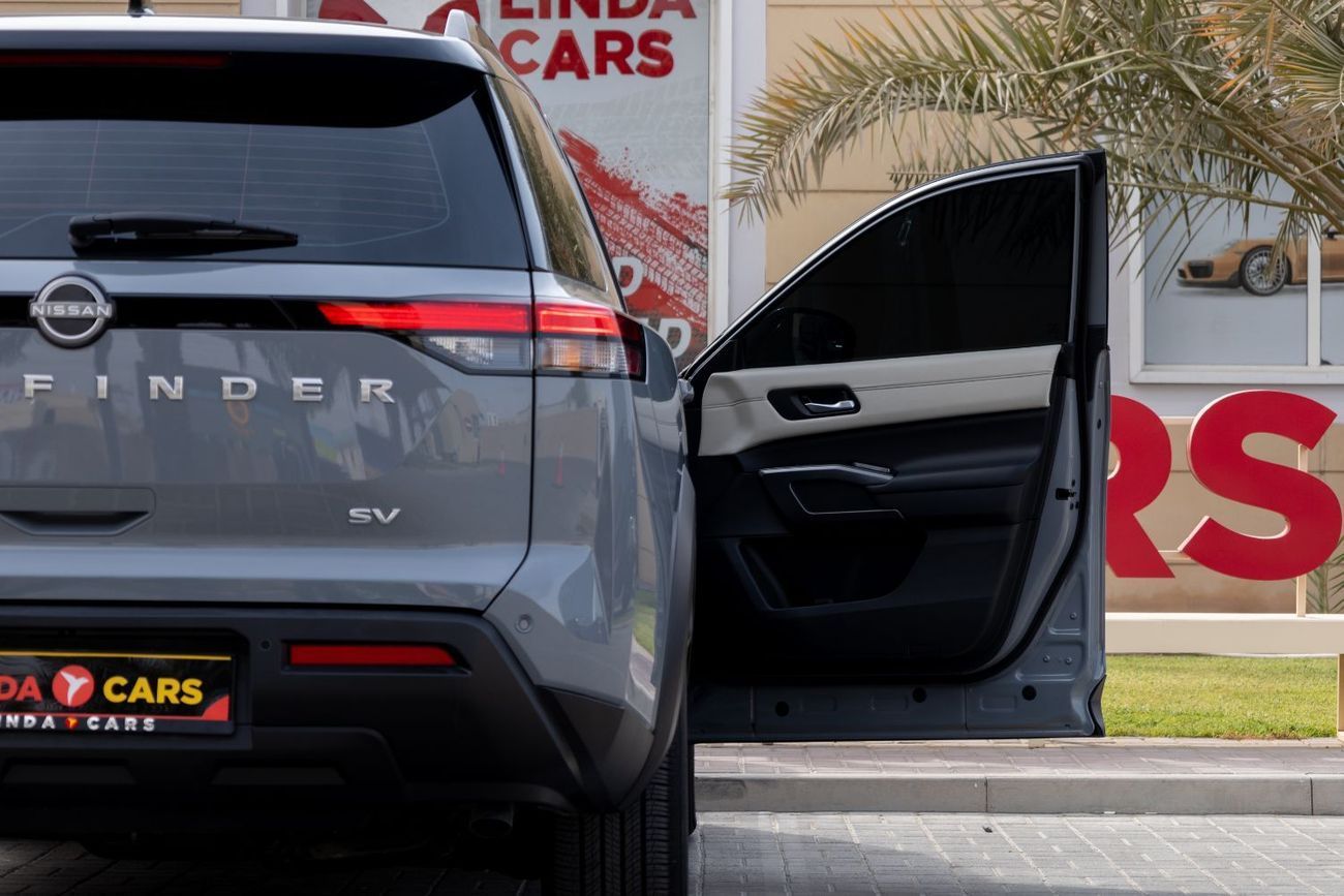 Nissan Pathfinder SV 3.5L AWD (7 Seater)