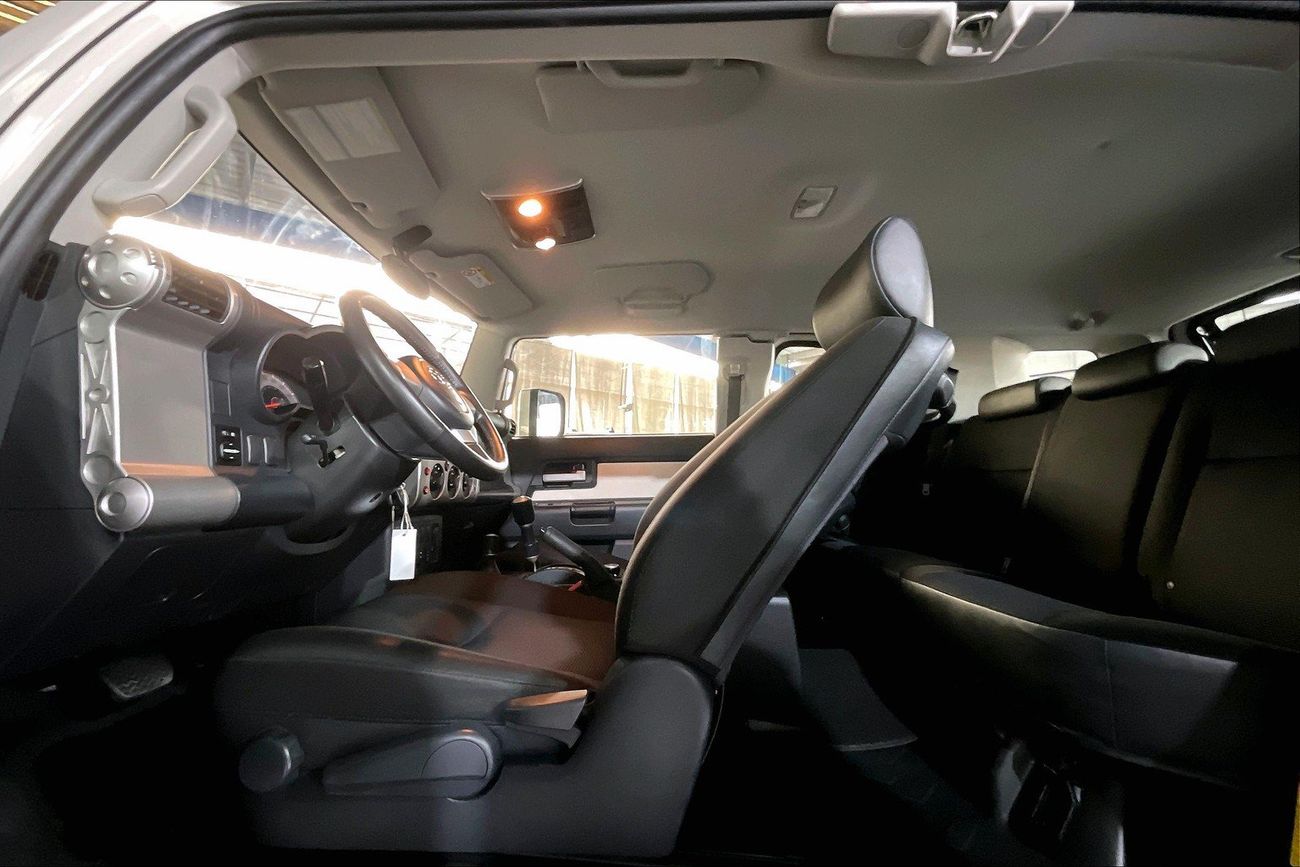 تويوتا إف جي كروزر GXR | شامل الضمان | 0 ﺪﻔﻋﺓ ﺃﻮﻟﻯ