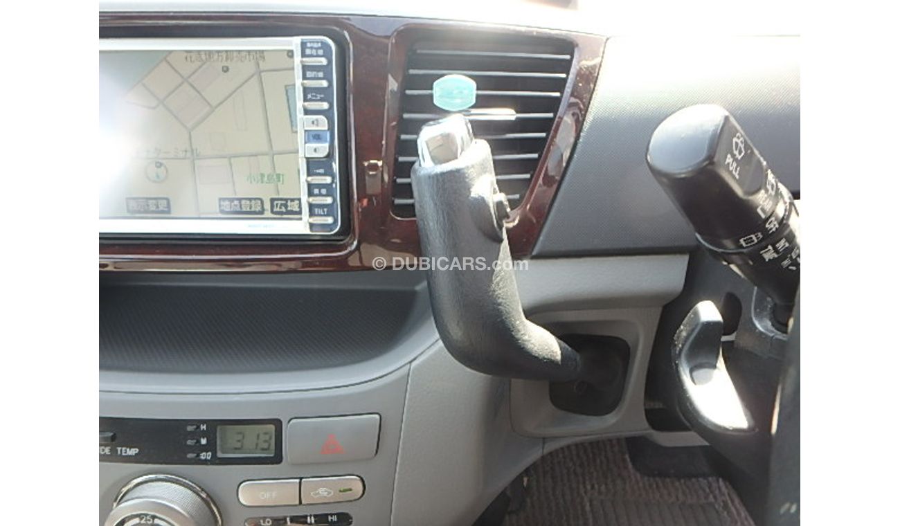 Toyota Noah Van Used RHD 2005/X LTD/AZR60G LOT # 562