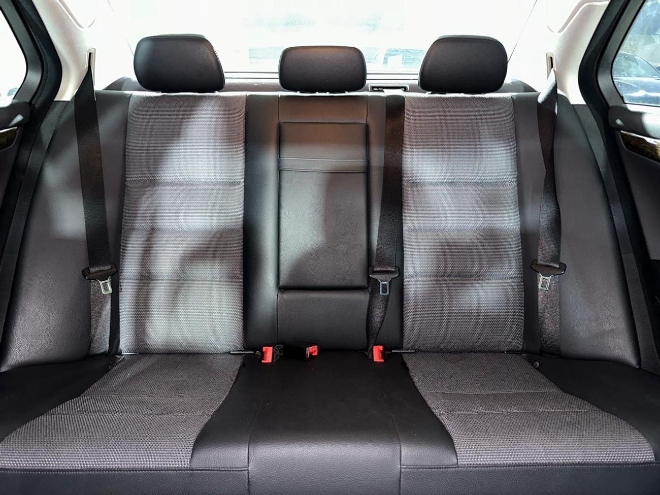 مرسيدس بنز C 300 MERCEDES C-CLASS C300 2010 3.0L | FULL SERVICE HISTORY | TWO KEYS | BLACK LEATHER INTERIOR