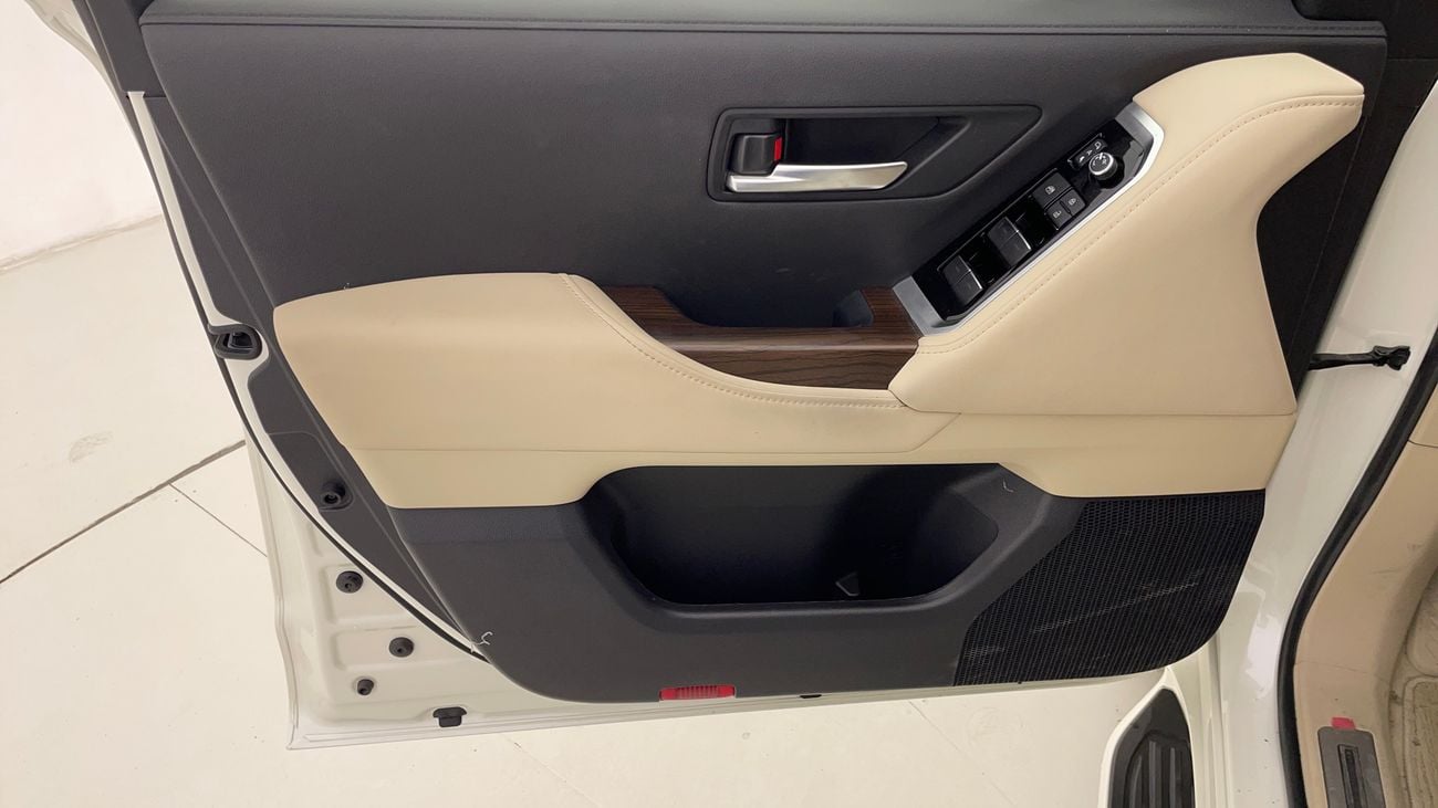 تويوتا لاند كروزر GXR 4 | بدون دفعة مقدمة | اختبار القيادة في المنزل