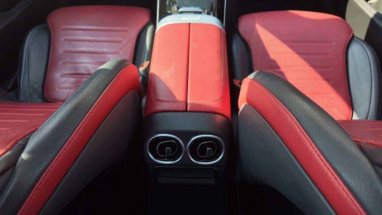 مرسيدس بنز C 200 L Premium 2.0L | Complete Service History | Zero Downpayment Support