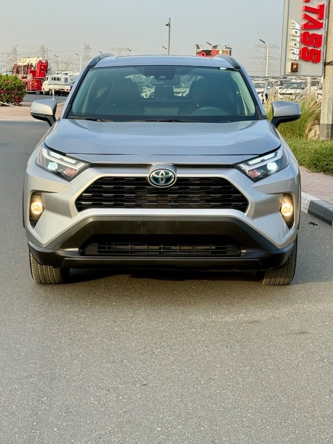 تويوتا راف ٤ XLE 2.5L