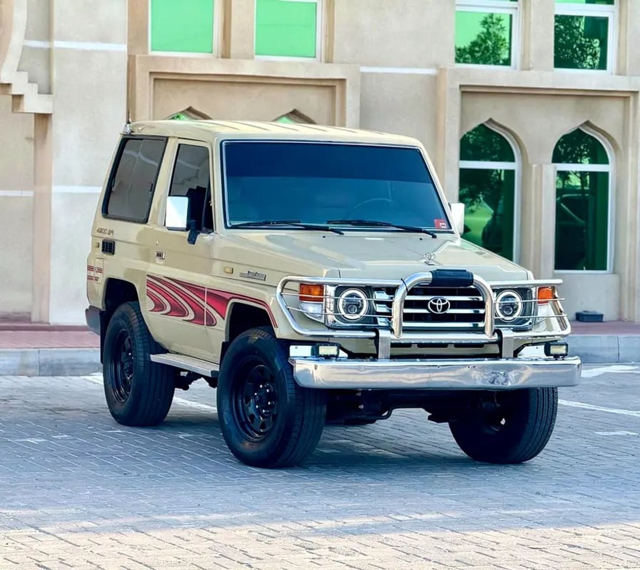 Toyota Land Cruiser تويوتا لاند كروزر ربع موديل خليجي جير عادي
