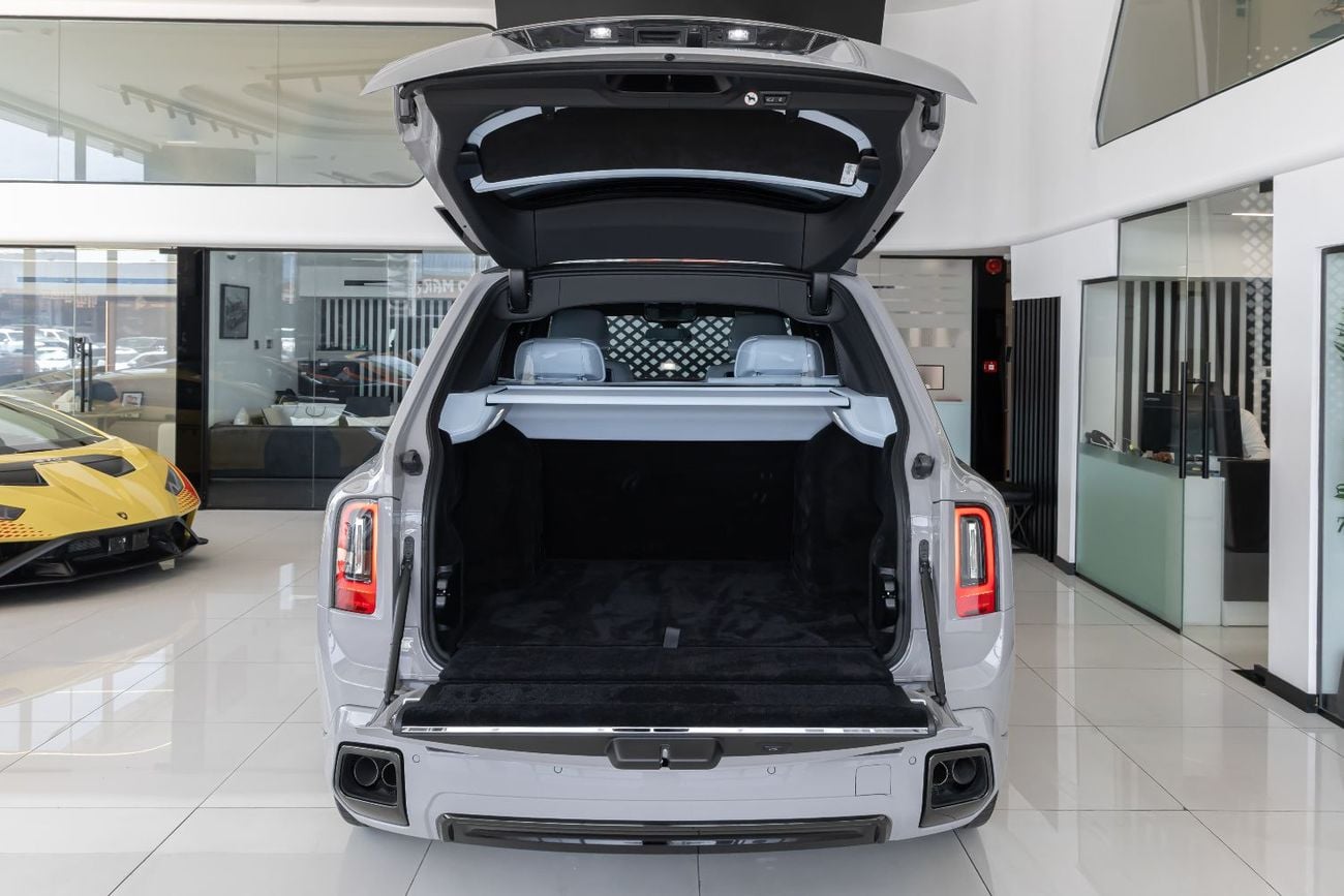 Rolls Royce Cullinan ROLLS-ROYCE CULLINAN | BLACK BADGE | EUROPEAN SPECS | FULL OPTION | BESPOKE SOUND SYSTEM | DEALER WA