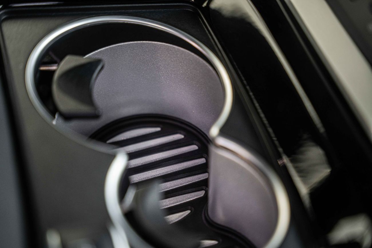 تويوتا لاند كروزر VXR 3.5L FULL OPTION WITH MBS AUTOBIOGRAPHY VIP SEAT AND STAR LIGHT