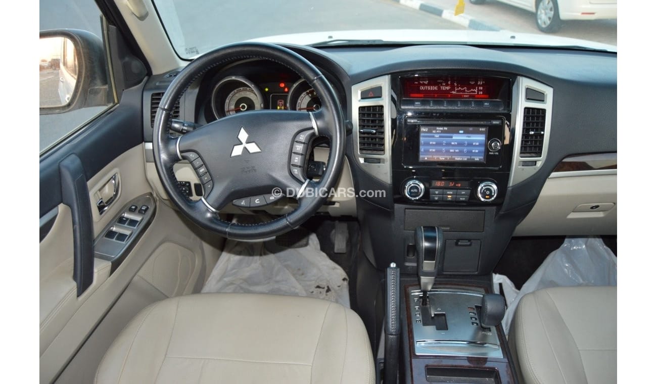 Mitsubishi Pajero Full option clean car accident free