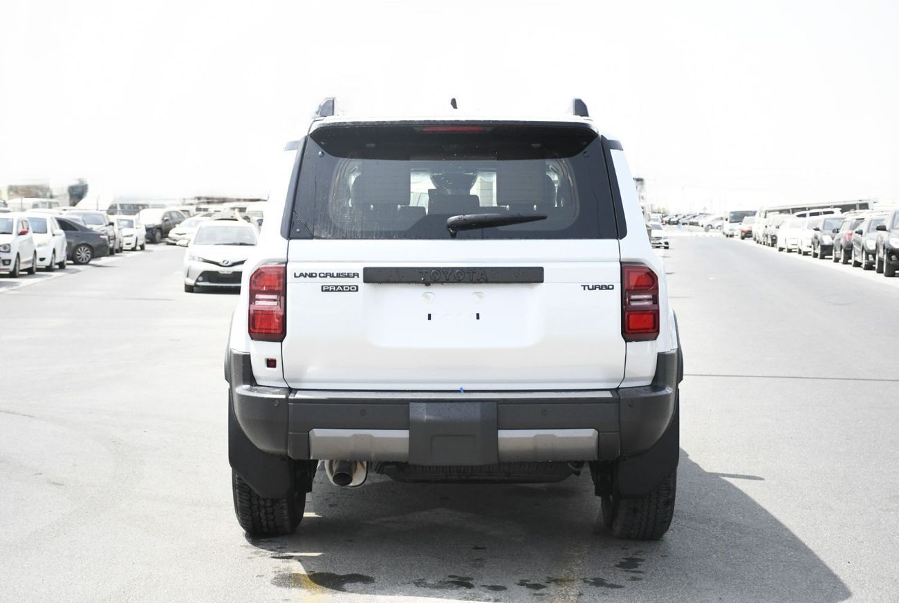 تويوتا برادو 2.4L Adventure  Petrol Full Option GCC (Ready Stock)