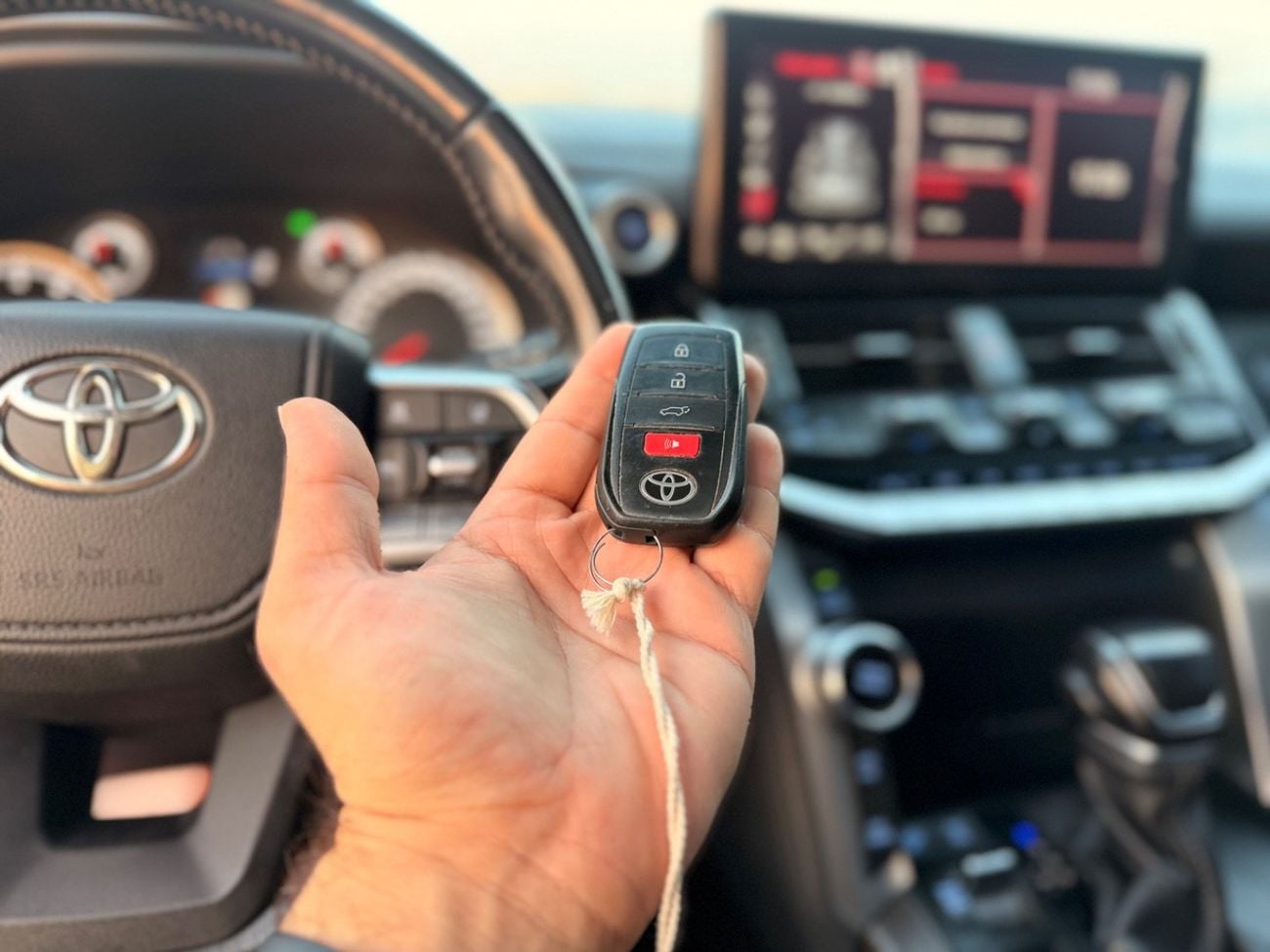 تويوتا لاند كروزر VXR تويوتا لاندكروزر VXR 2023 بمحرك توربو مزدوج سعة 3.5 لتر كاملة المواصفات