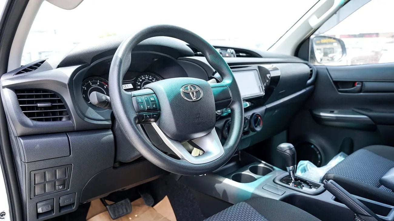 Toyota Hilux GLX 2.4L DIESEL - GCC Specs - Brand New!