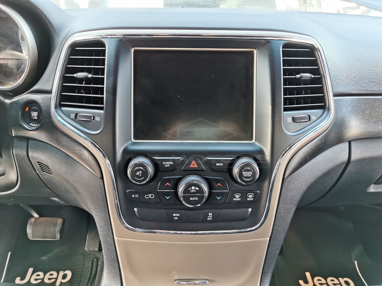 جيب جراند شيروكي 3.6L, 20" Rims, DRL LED Headlights, Front & Rear A/C, Driver Power Seat, Leather Seats (LOT # 269)