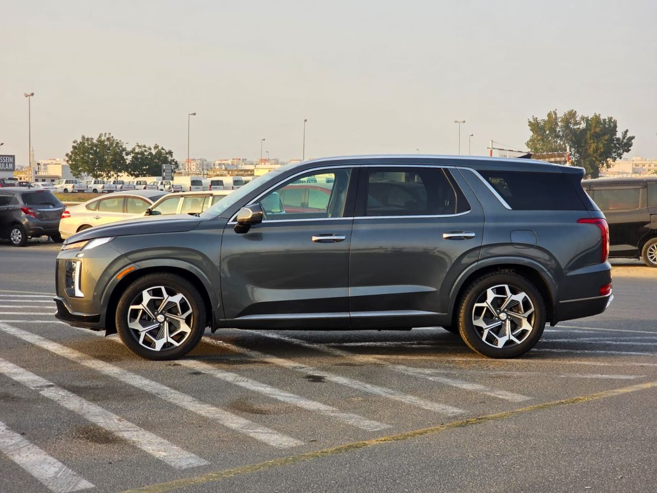 Hyundai Palisade 3.8L GDi (AWD) Premium 2022 Model Facleft to 2024 Model Calligraphy two sunroof and 360 camera