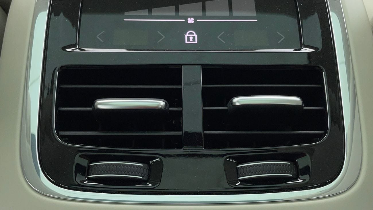 Volvo XC60 B5 ULTIMATE DARK AWD 2 | Zero Down Payment | Home Test Drive