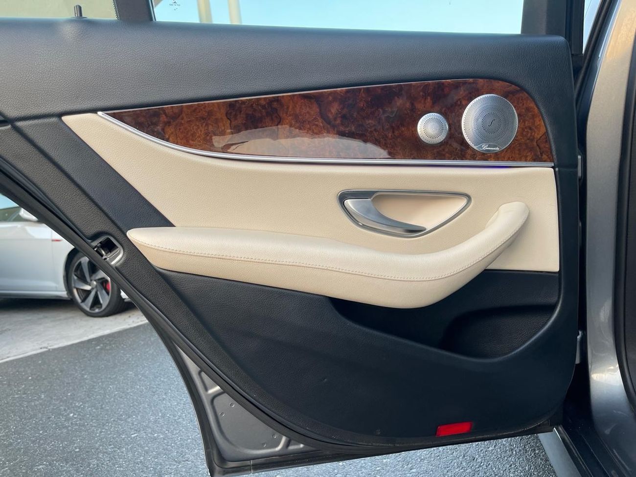 مرسيدس بنز E300 AMG