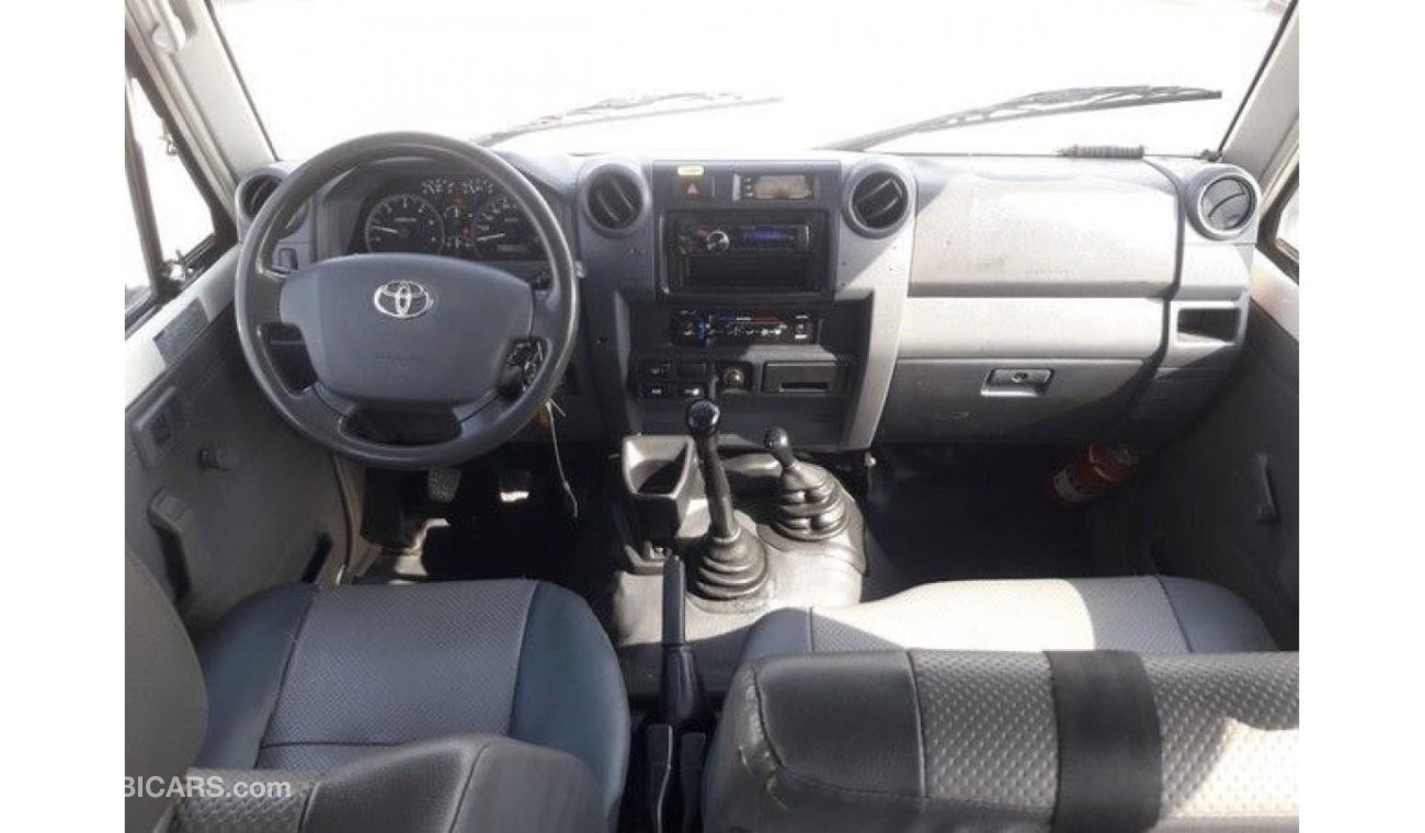 تويوتا لاند كروزر هارد توب TOYOTA LAND CRUISER RIGHT HAND DRIVE (PM 900)