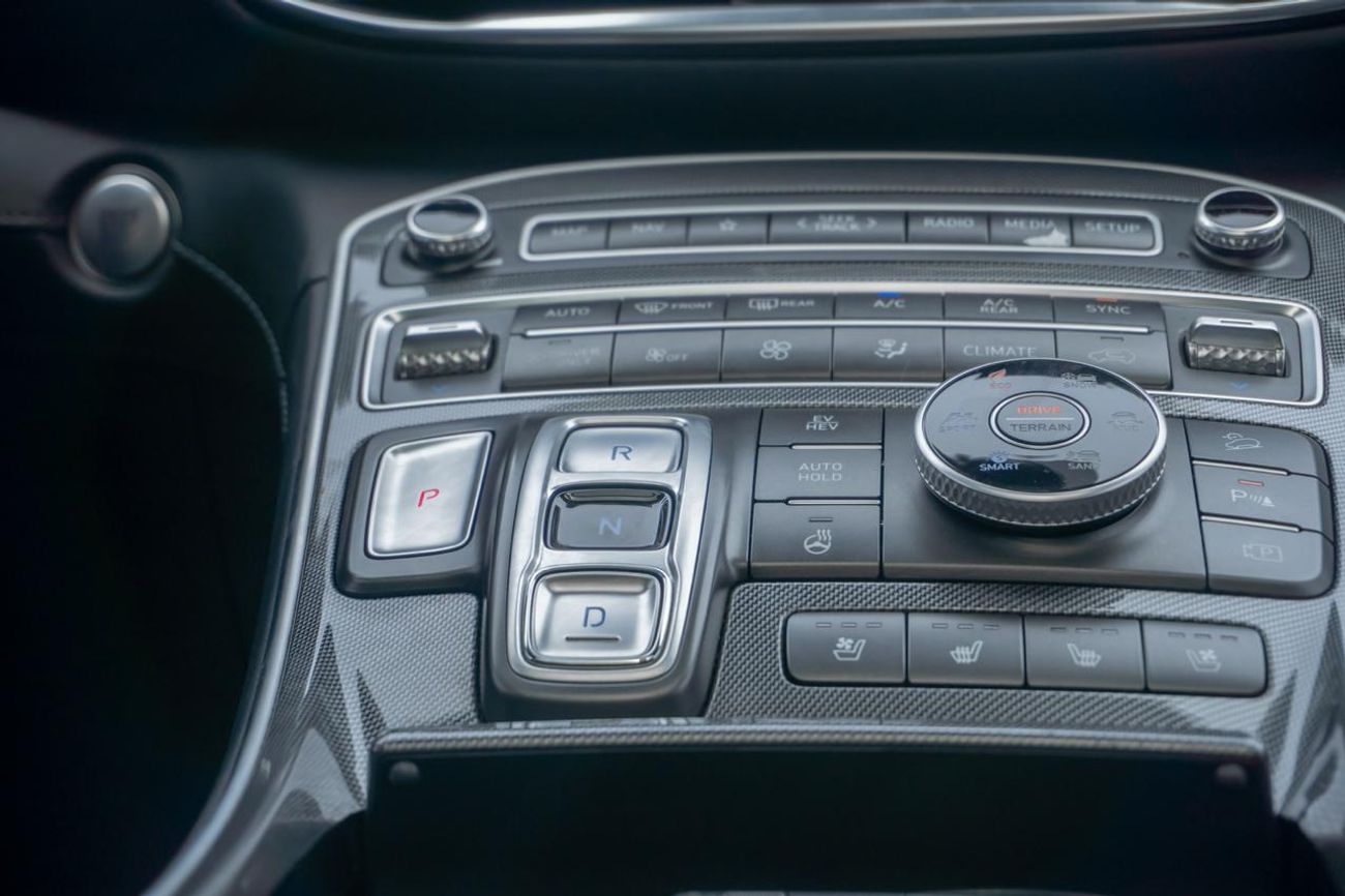 Hyundai Santa Fe hybrid