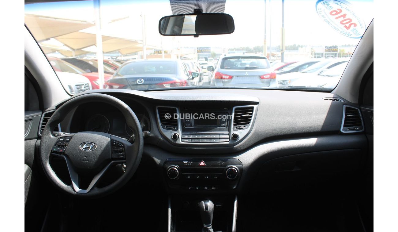 هيونداي توسون GLS خالية من الحوادث - خليجي - دفع رباعي - السيارة بحالة ممتازة من الداخل والخارج