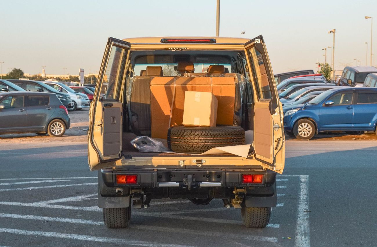 Toyota Land Cruiser 70 TOYOTA LAND CRUISER 76 4.0L 4WD 5DOOR PETROL SUV 2025
