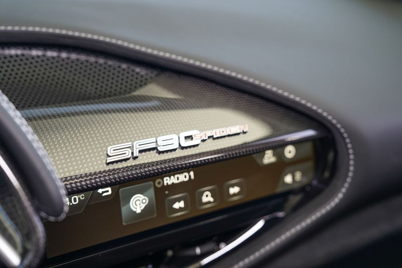 فيراري SF90 سبيدر