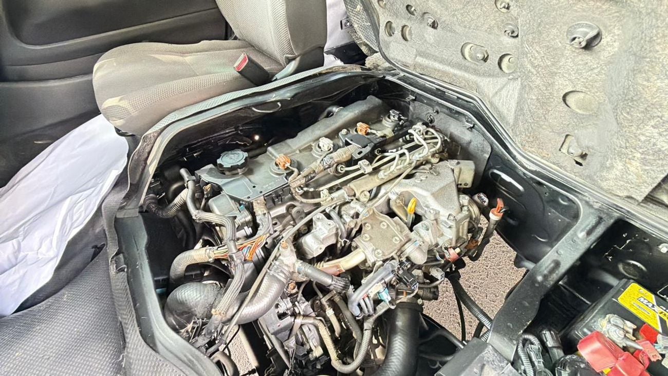 Toyota Hiace 2012 | 3.0L DIESEL ENGINE | AT | RHD | 14 SEATER | COMFORT SEATS | AUDIO PLAYER | POWER WINDOWS | TI