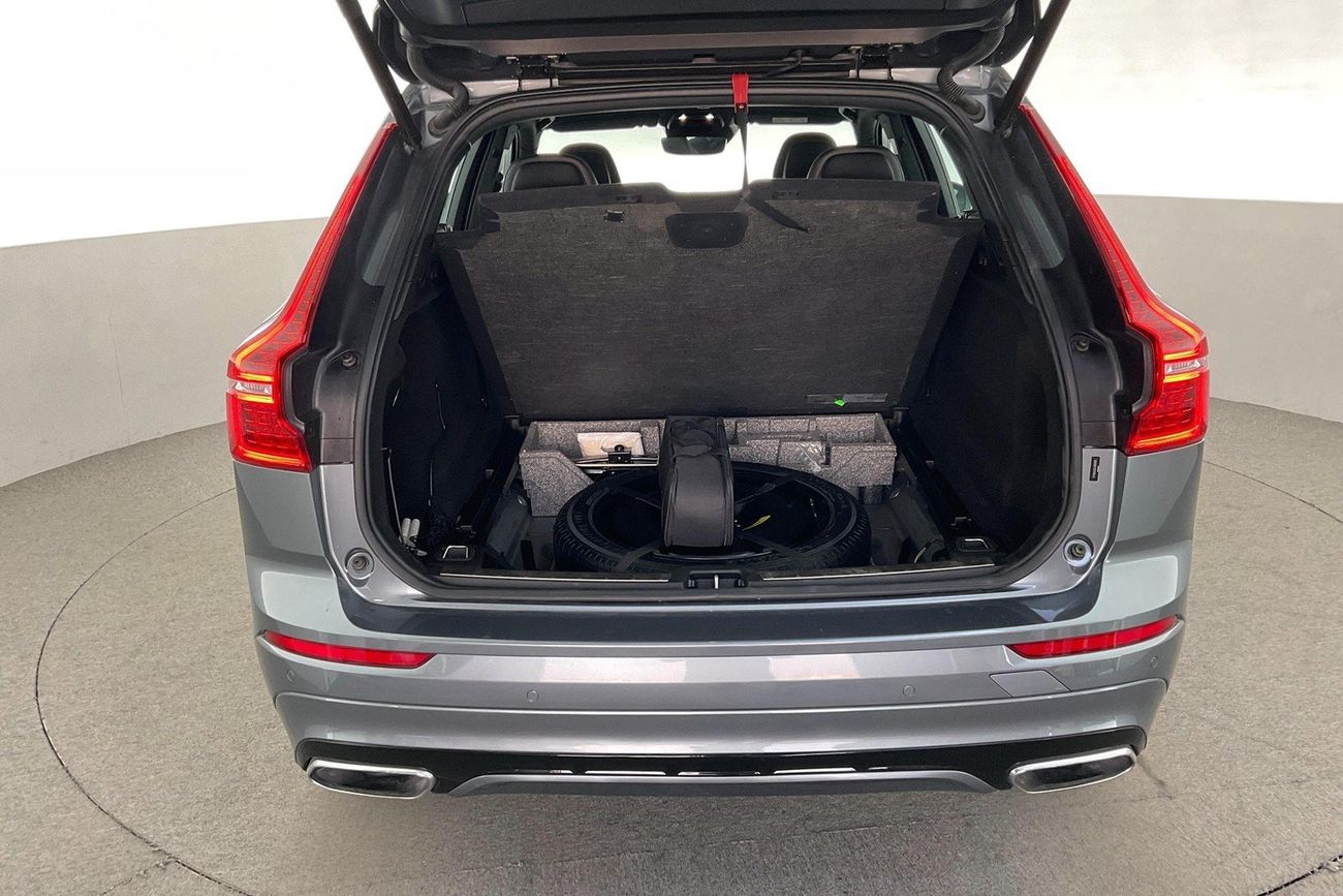 Volvo XC60 T5 R Design | Guaranteed Warranty | 0 Down Payment