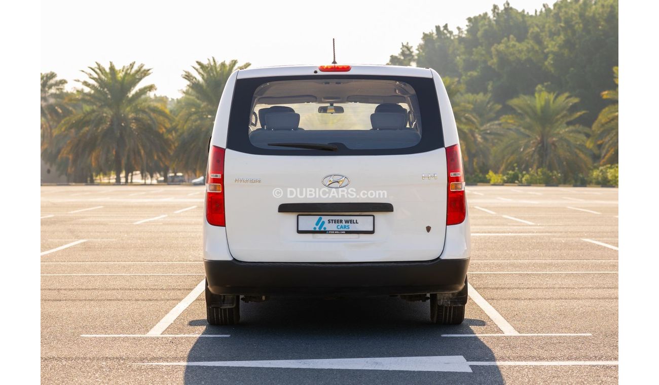 هيونداي H-1 Std 2019 12 Executive Seats Fully Automatic - 2.4L, 4cyl Petrol A/T | GCC Specs | Book Now