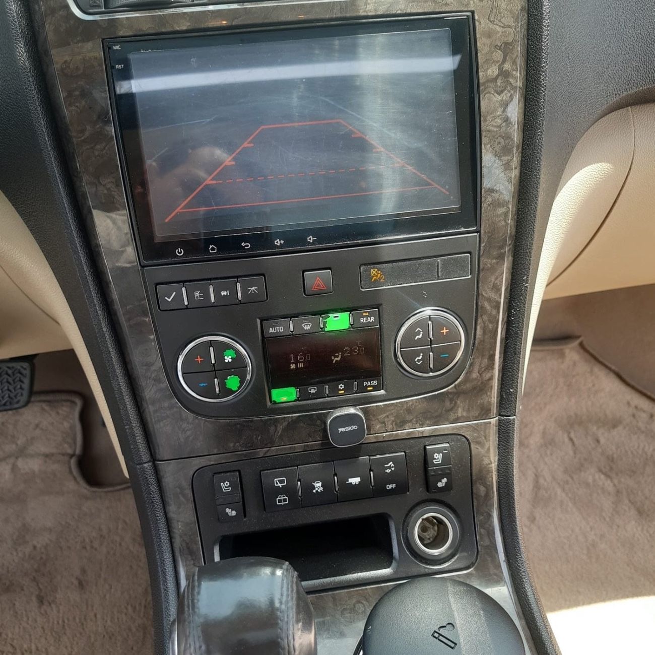 GMC Acadia SLE GMC Acadia Model 2012   GCC -- full opsions no 1 very very- VERY GOOD CONDITION