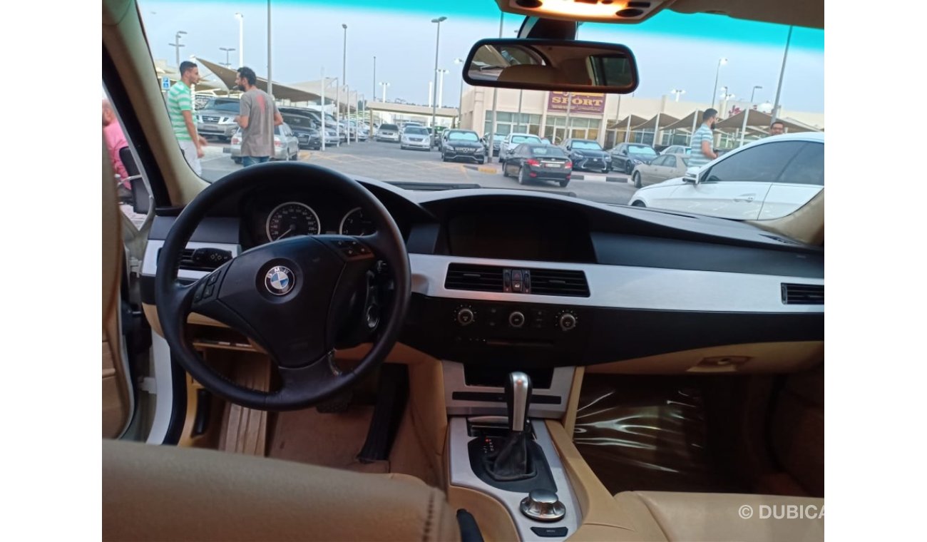 BMW 520i i GCC car prefect condition full service low mileage one owner