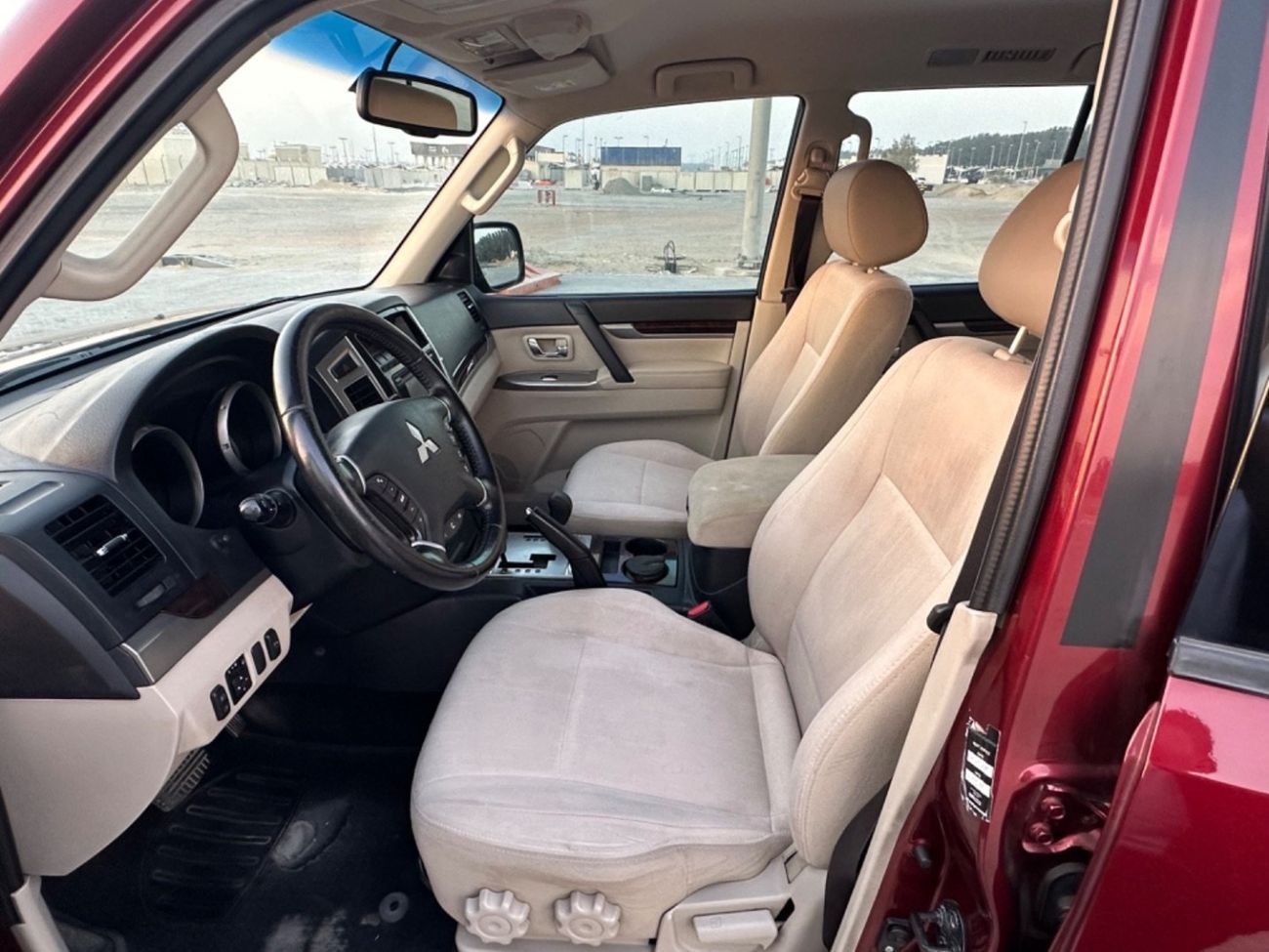 Mitsubishi Pajero Std 3.5L MODEL 2017 GCC CAR PERFECT CONDITION INSIDE AND OUT SIDE