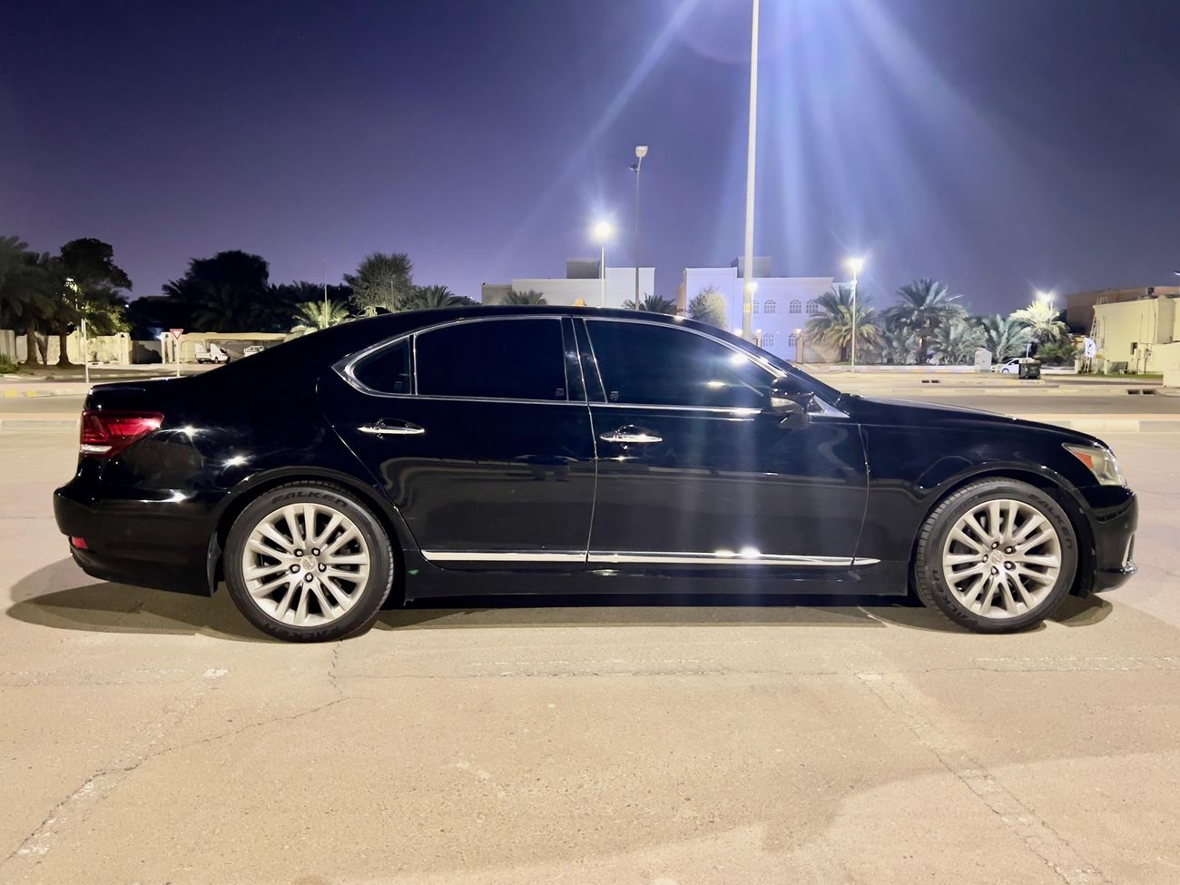 لكزس LS 460 premier 4WD LS 460